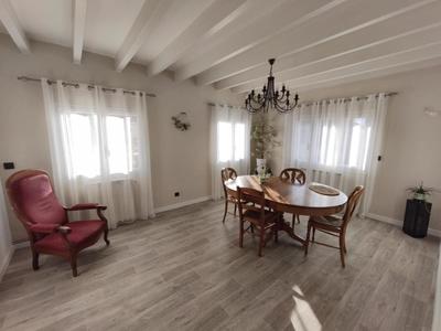 Maison - 197 m² - 7 pièces