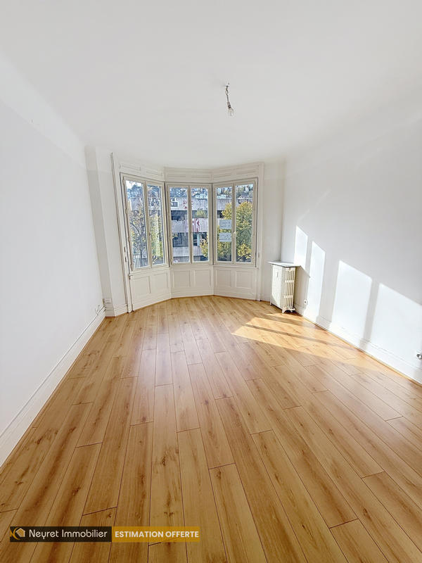 Appartement - 80 m² - 4 pièces