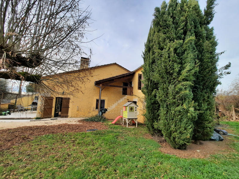 Maison - 192 m² - 6 pièces