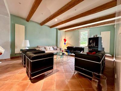 Maison - 280 m² - 8 pièces