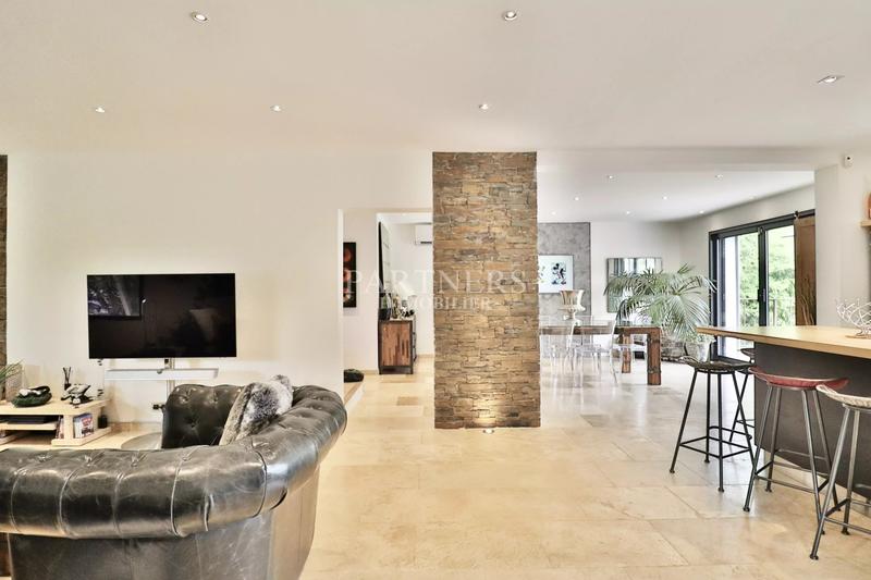 Villa - 280 m² - 8 pièces