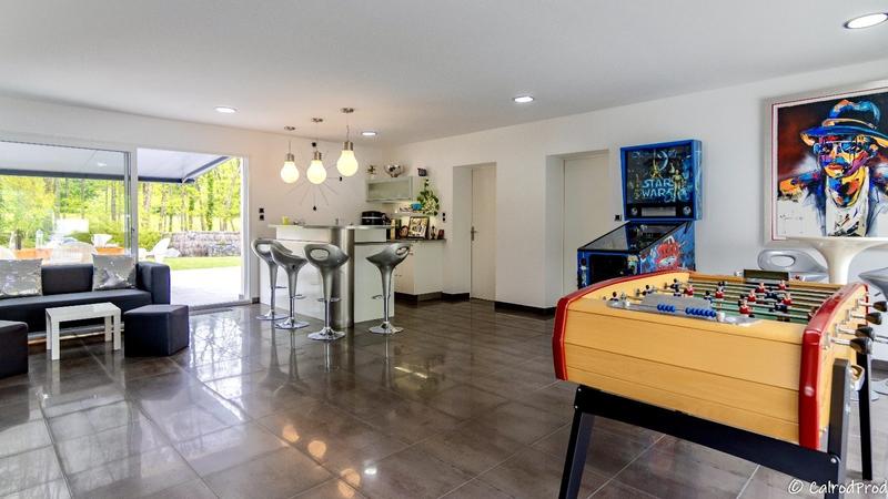 Villa - 445 m² - 9 pièces