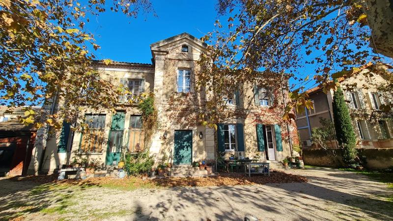 Maison - 325 m² - 13 pièces