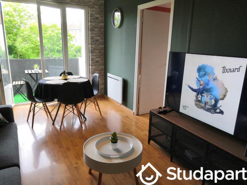 Chambre - 9 m² - 1 pièce