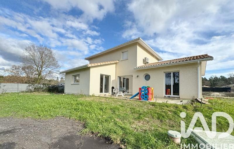 Maison - 137 m² - 6 pièces