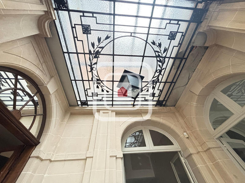 Appartement - 300 m² - 10 pièces