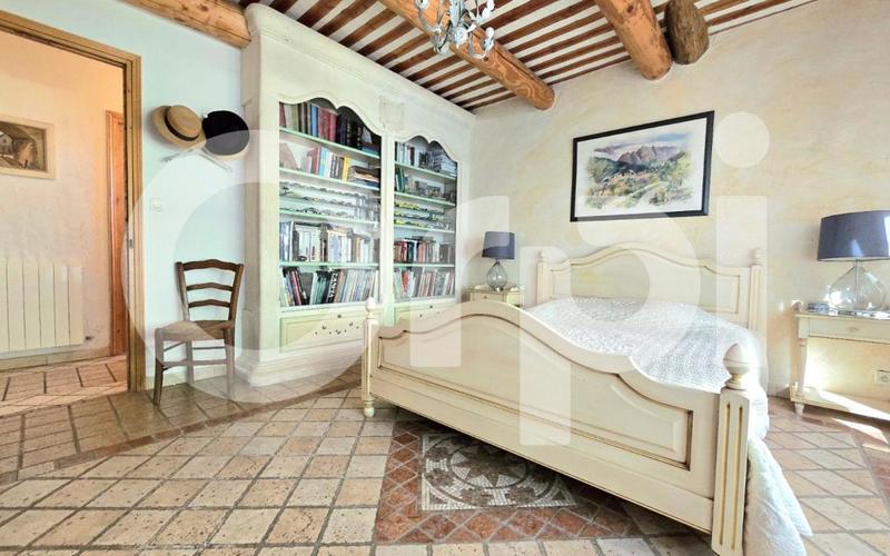 Mas - 238 m² - 5 pièces