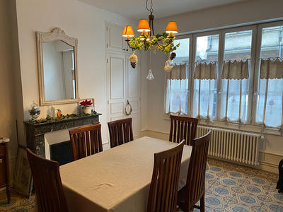 Maison - 196 m² - 9 pièces