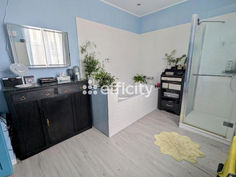 Maison - 165 m² - 10 pièces