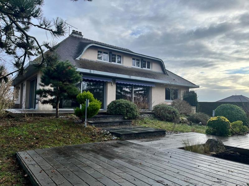 Maison - 247 m² - 7 pièces