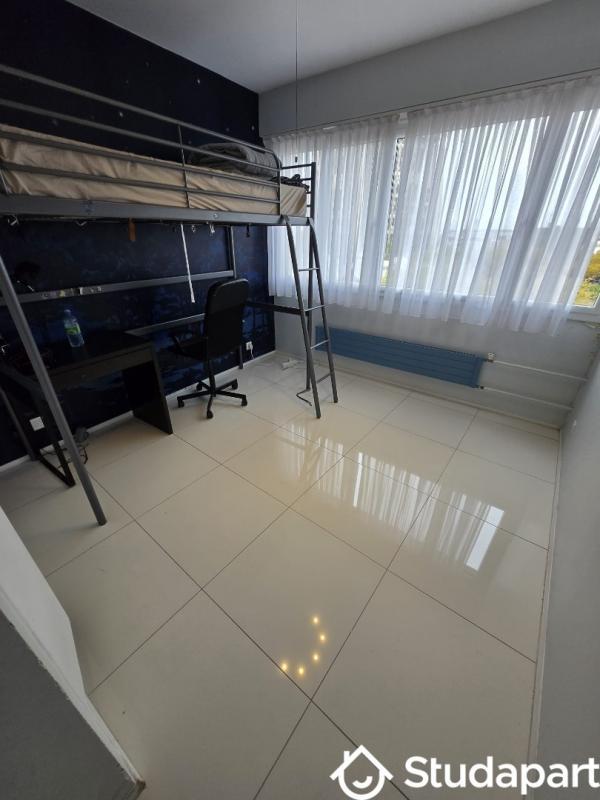 Chambre - 10 m² - 1 pièce