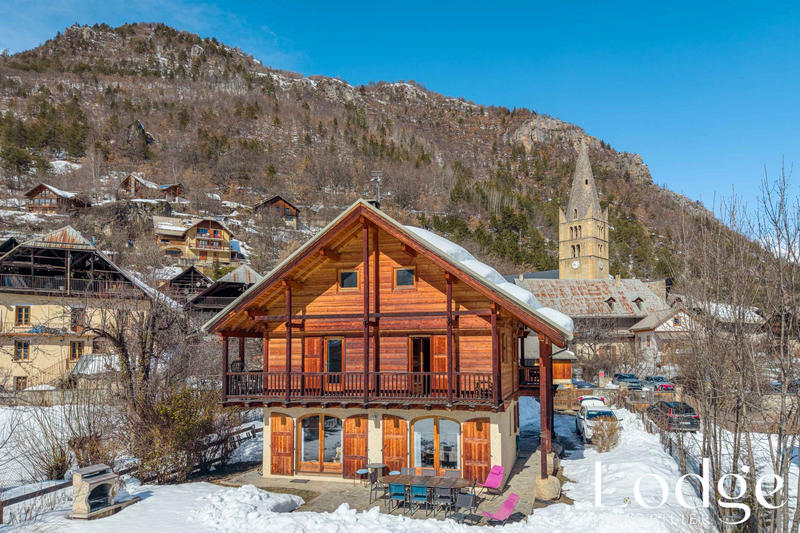 Maison - 175 m² - 8 pièces