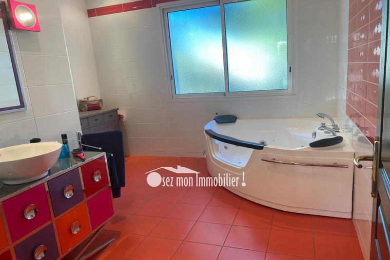 Villa - 340 m² - 9 pièces