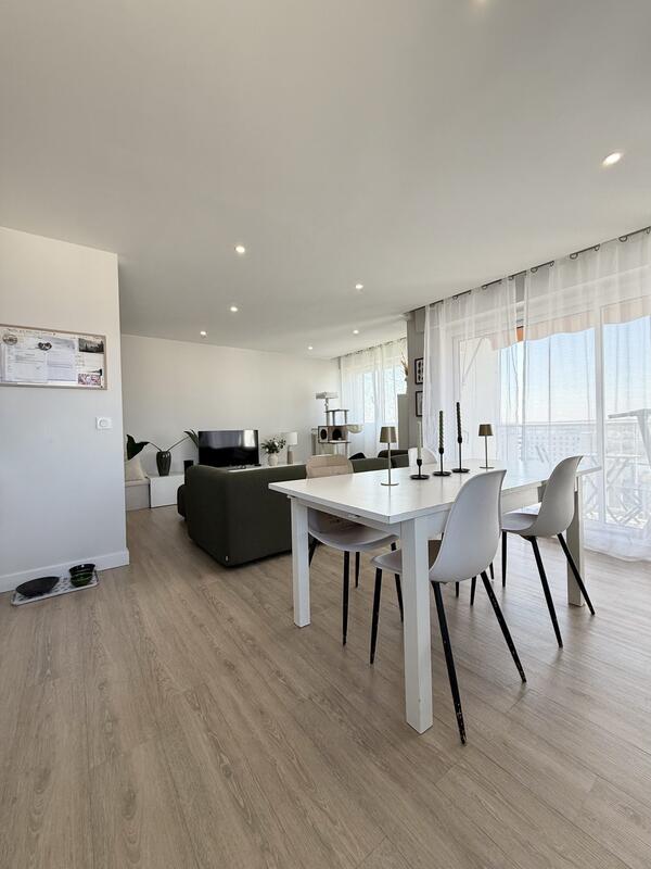 Appartement - 84 m² - 4 pièces