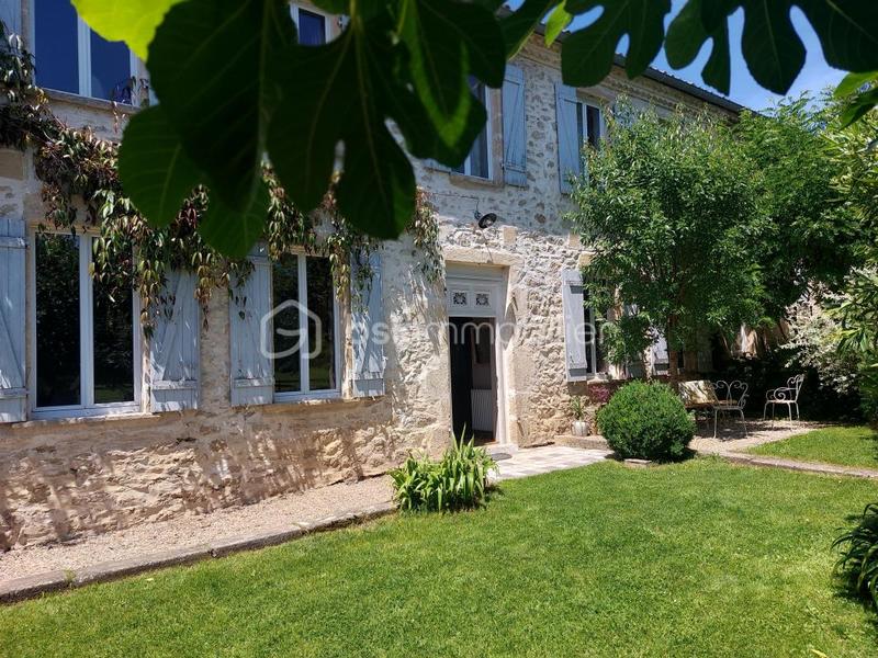 Propriété - 242 m² - 7 pièces