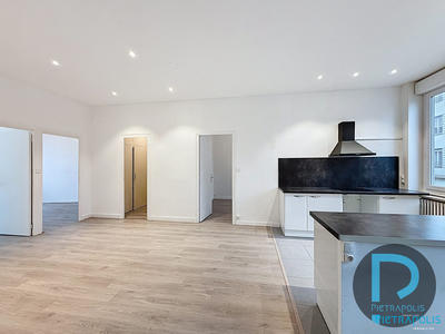 Appartement - 92 m² - 4 pièces