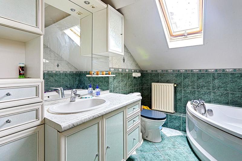 Propriété - 291 m² - 13 pièces