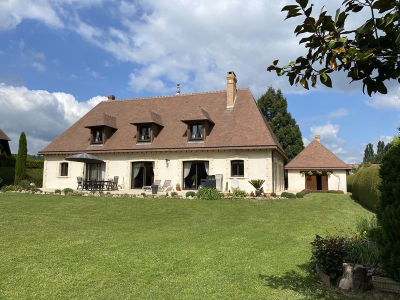 Propriété - 248 m² - 6 pièces