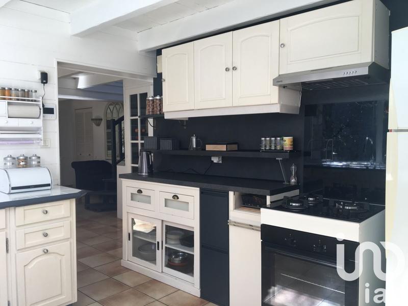 Maison - 166 m² - 10 pièces