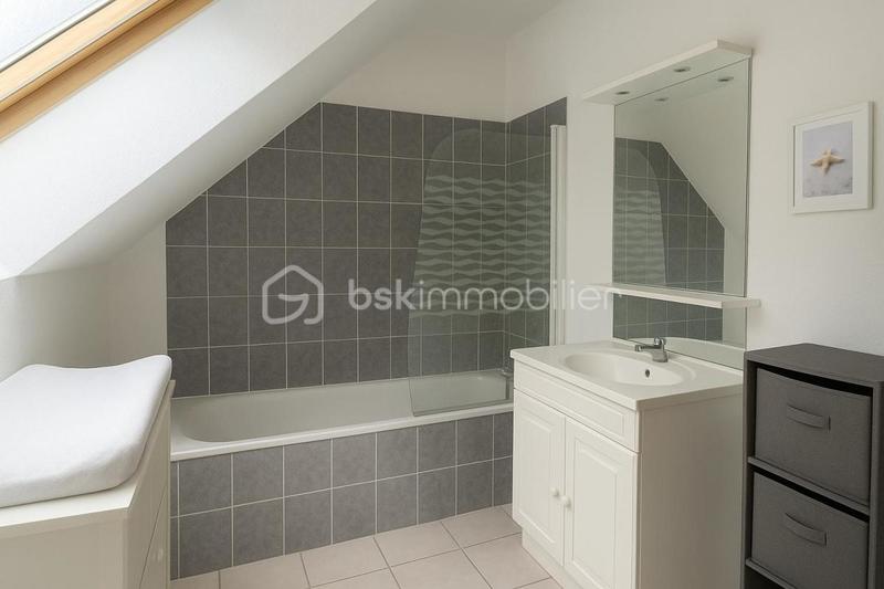 Maison - 104 m² - 4 pièces