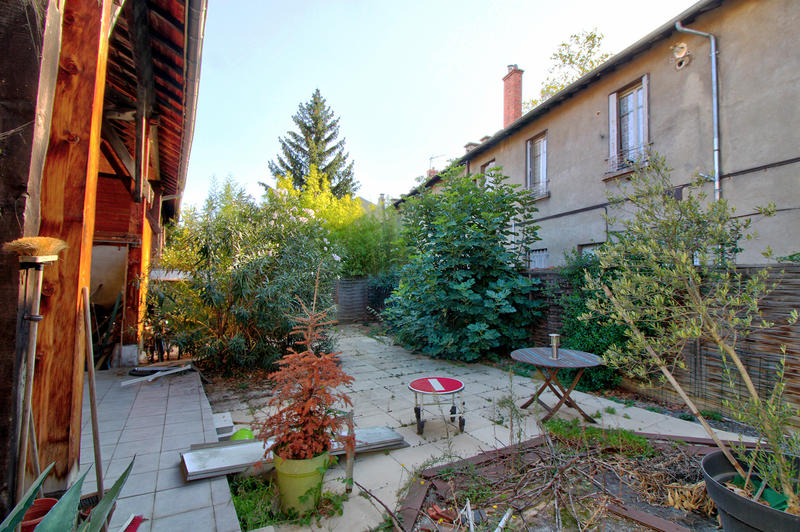 Propriété - 250 m² - 2 pièces