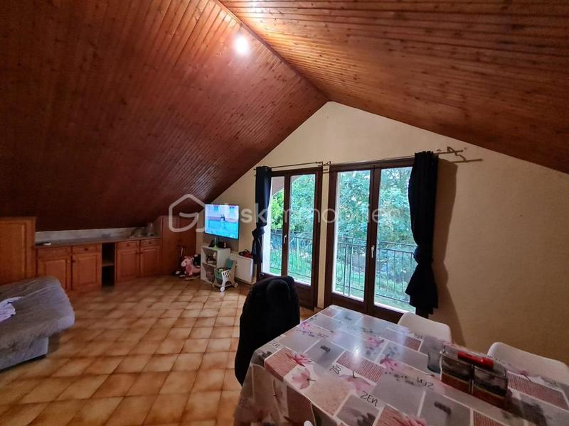 Maison - 214 m² - 10 pièces