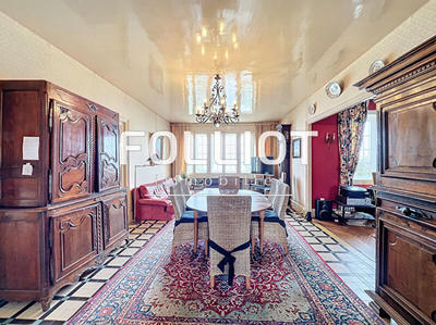 Maison - 235 m² - 10 pièces