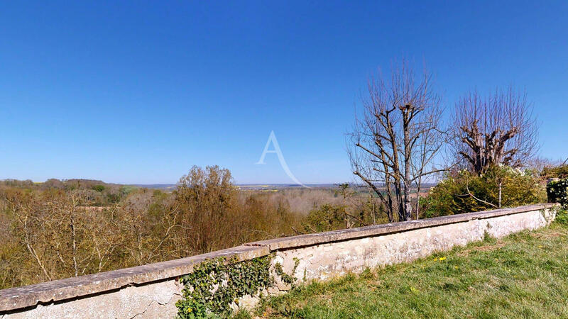 Maison - 156 m² - 9 pièces