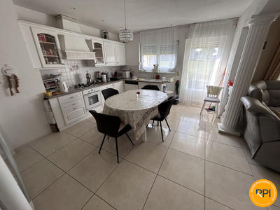 Maison - 335 m² - 7 pièces