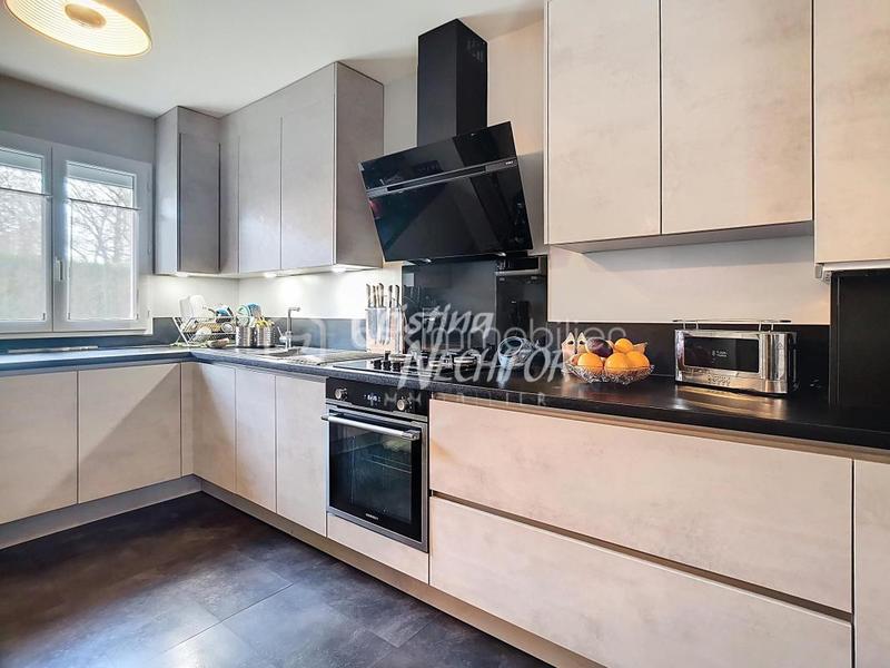 Maison - 98 m² - 5 pièces