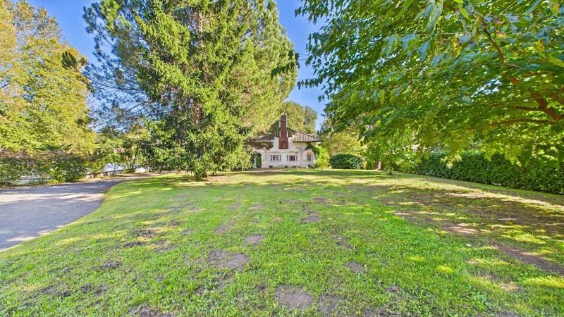 Propriété - 500 m² - 22 pièces