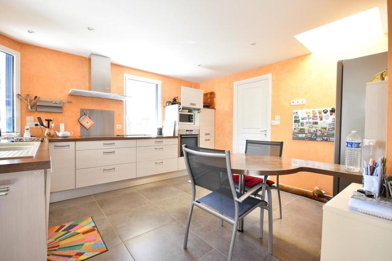 Maison - 215 m² - 2 pièces