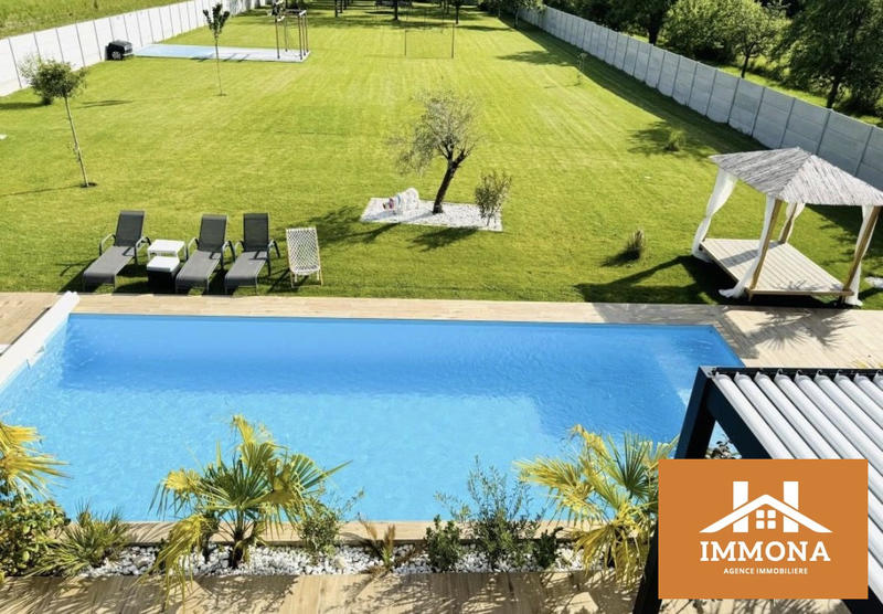 Maison contemporaine - 220 m² - 9 pièces