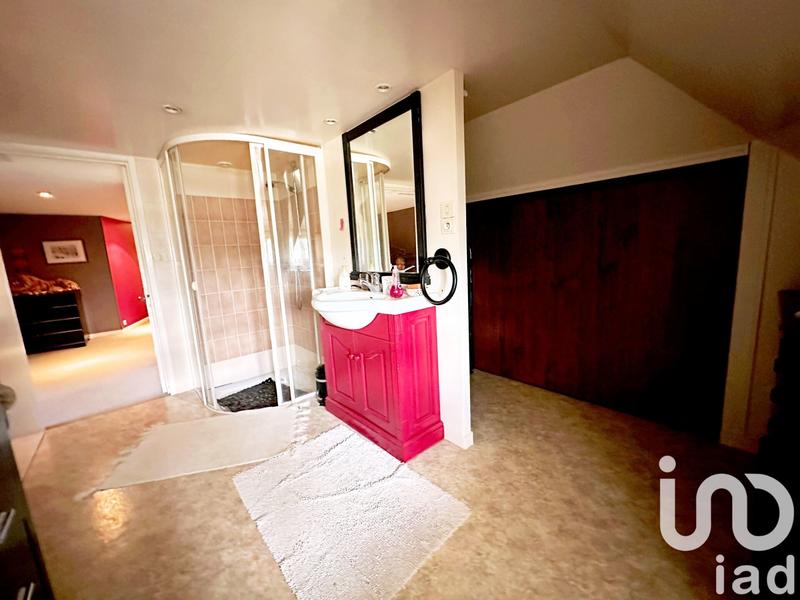 Maison - 220 m² - 6 pièces