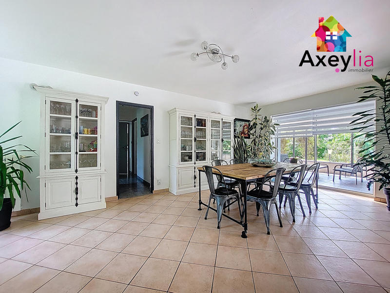 Maison - 197 m² - 7 pièces