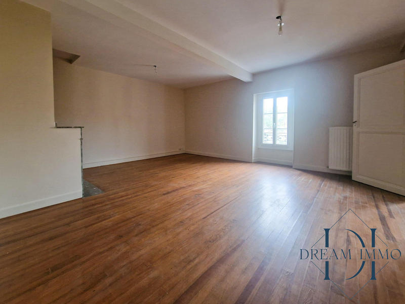 Maison - 213 m² - 9 pièces