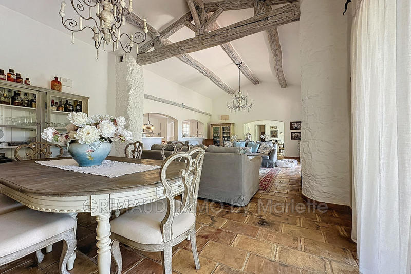 Villa - 163 m² - 5 pièces