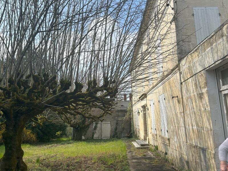 Maison - 232 m² - 8 pièces