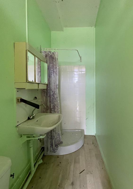 Maison - 250 m² - 8 pièces