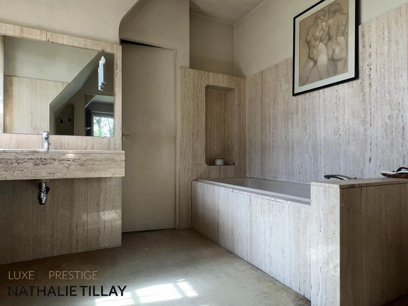 Maison - 222 m² - 9 pièces