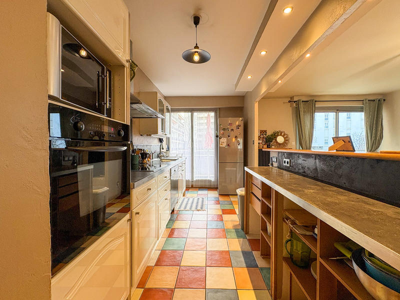 Appartement - 99 m² - 5 pièces