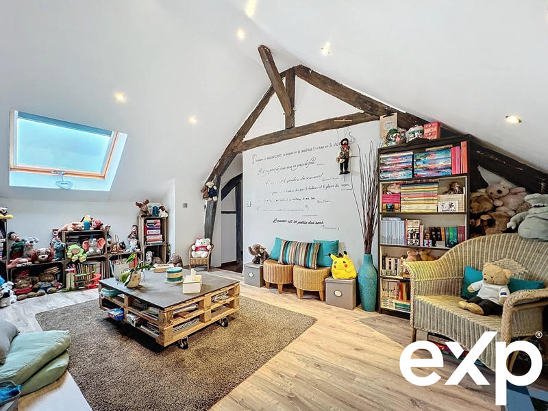 Maison - 285 m² - 8 pièces