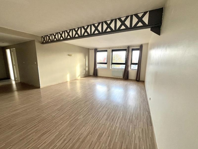 Loft - 92 m² - 4 pièces