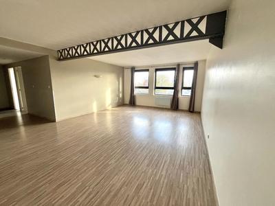 Loft - 92 m² - 4 pièces