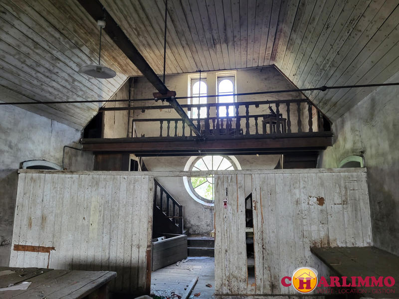 Entrepôt - 1 947 m² - 16 pièces