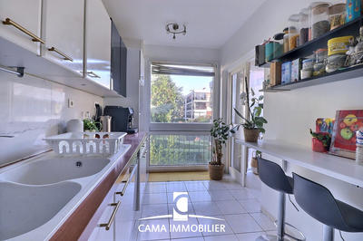 Appartement - 97 m² - 5 pièces