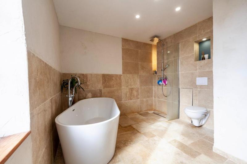 Maison - 271 m² - 11 pièces