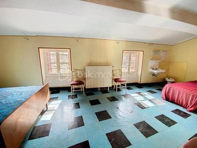 Maison de village - 263 m² - 8 pièces