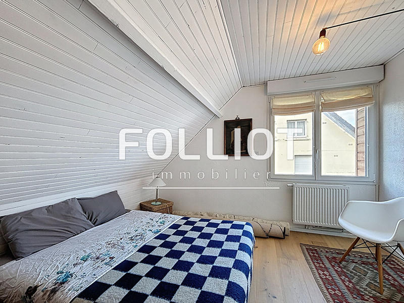 Maison - 246 m² - 11 pièces