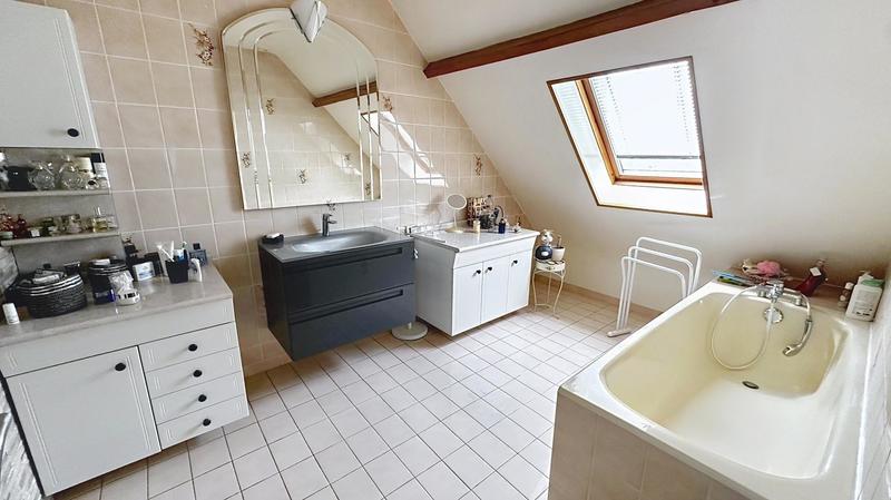 Maison - 139 m² - 6 pièces